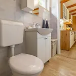 1 Bedroom Pet Friendly In *