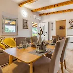 بيت للعطل 1 Bedroom Pet Friendly In ميدولين